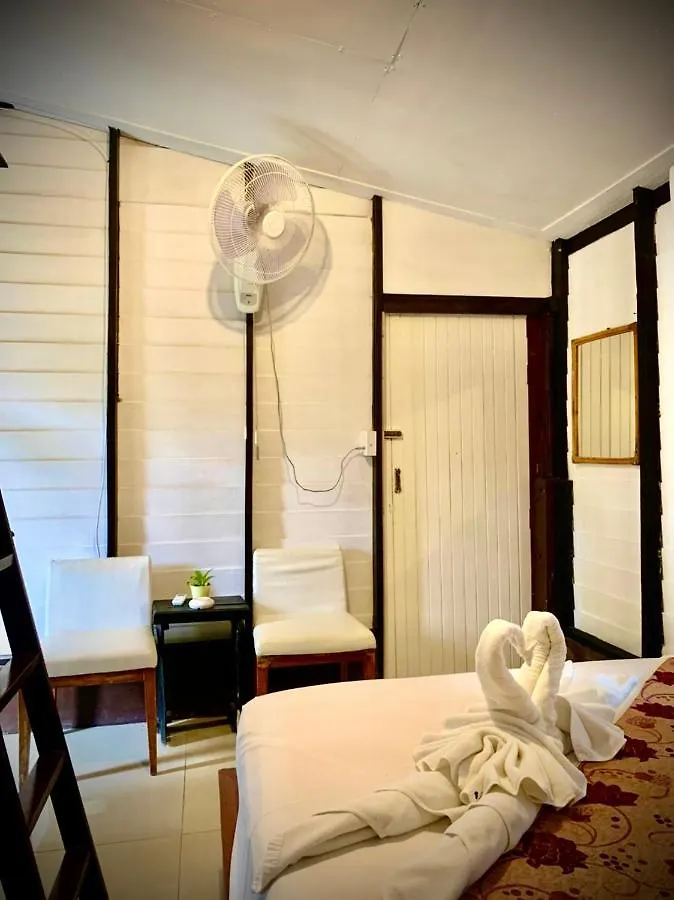 Leaf House Bungalows Sha Plus Approved Ko Lanta 2*,  Thailand